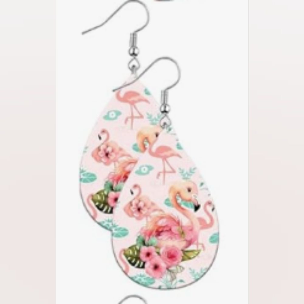 Flamingo teardrop‎ earrings wooden new e17